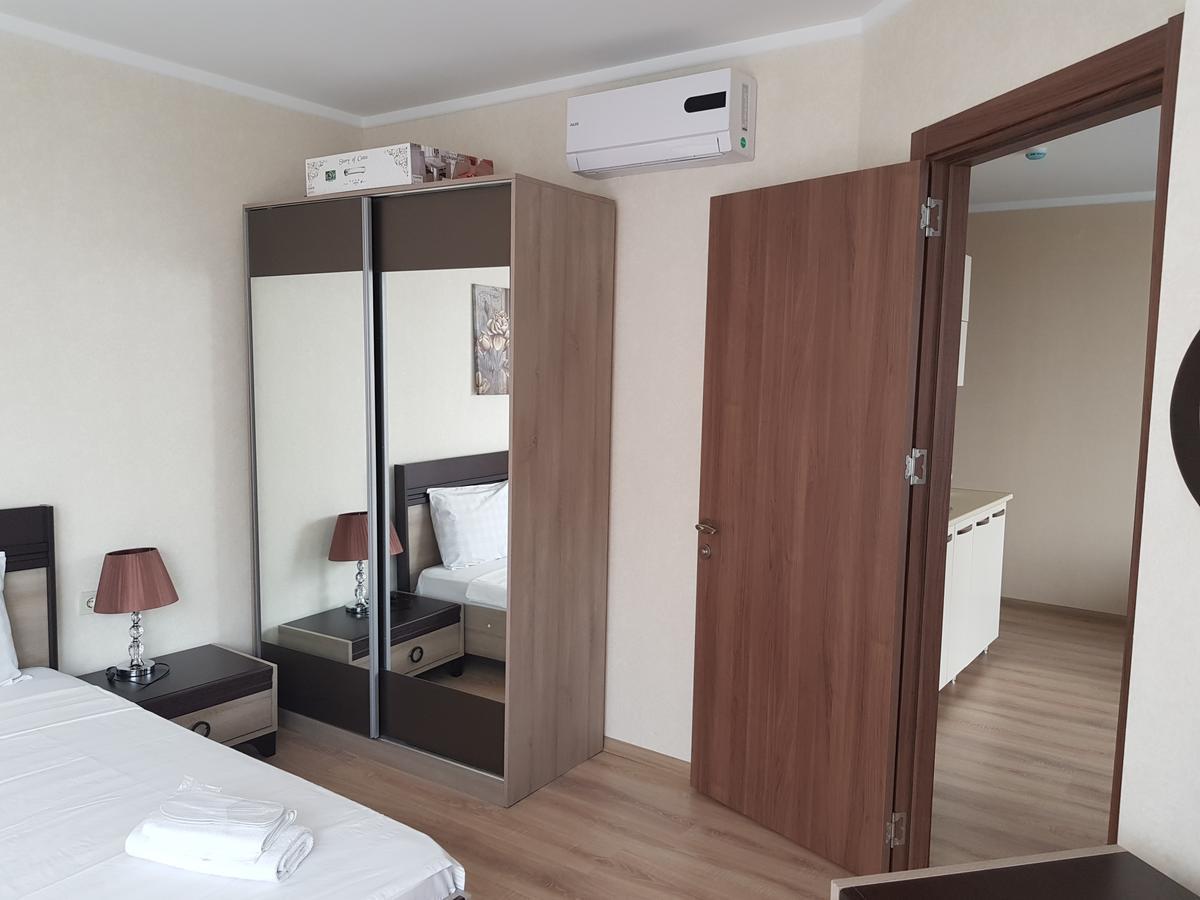 Aparthotel Viva Blue Batumi Exterior foto